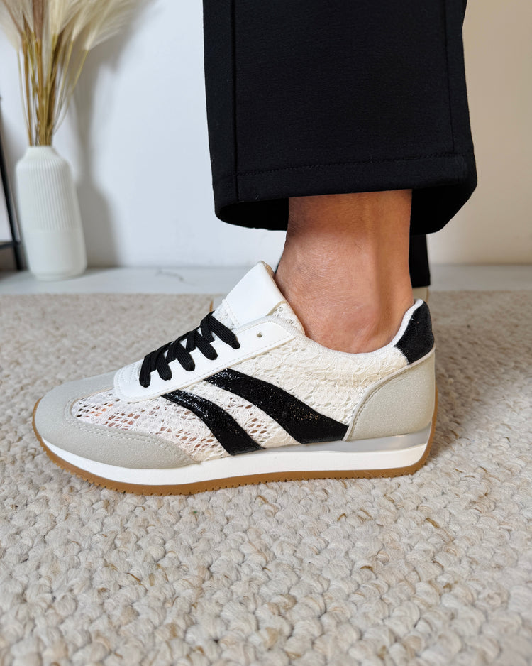 Fienna Black Sneaker