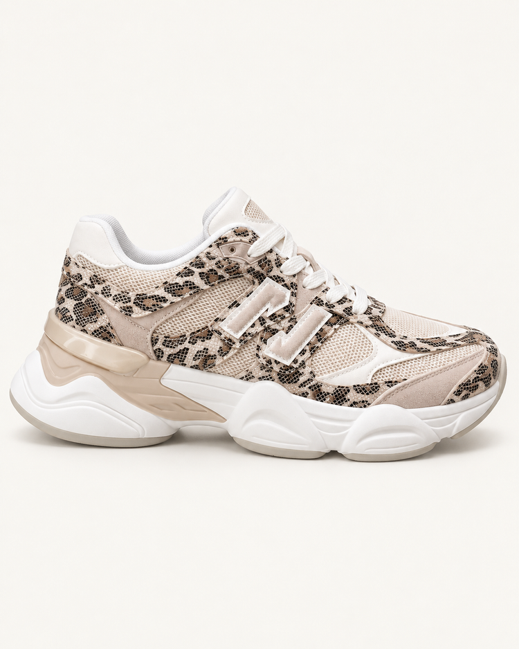 11 Leo Sneaker