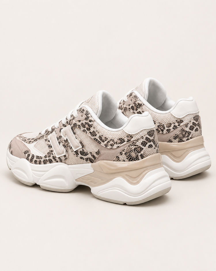 11 Leo Sneaker