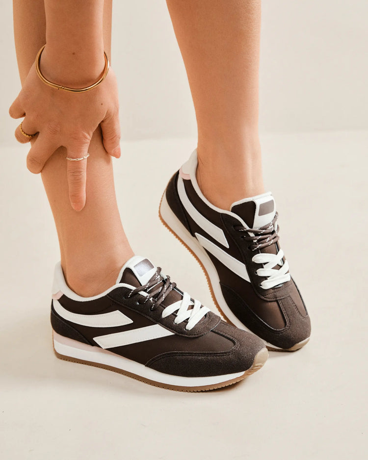 Nina Black Sneaker