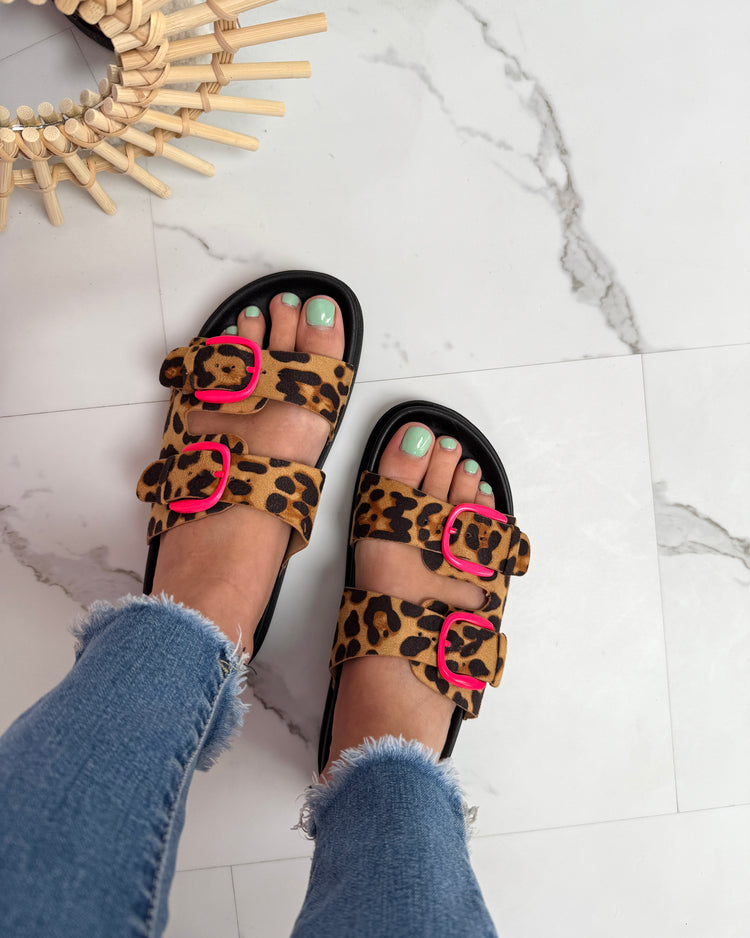 Rikki Fuchsia Slides