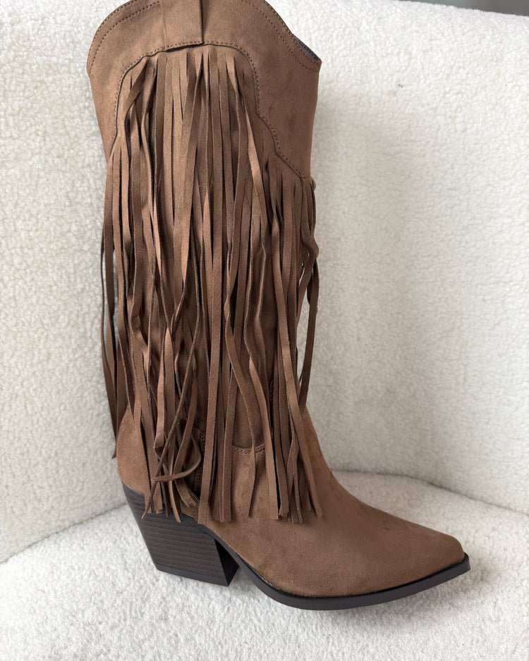 High Brown Boots with Fringles