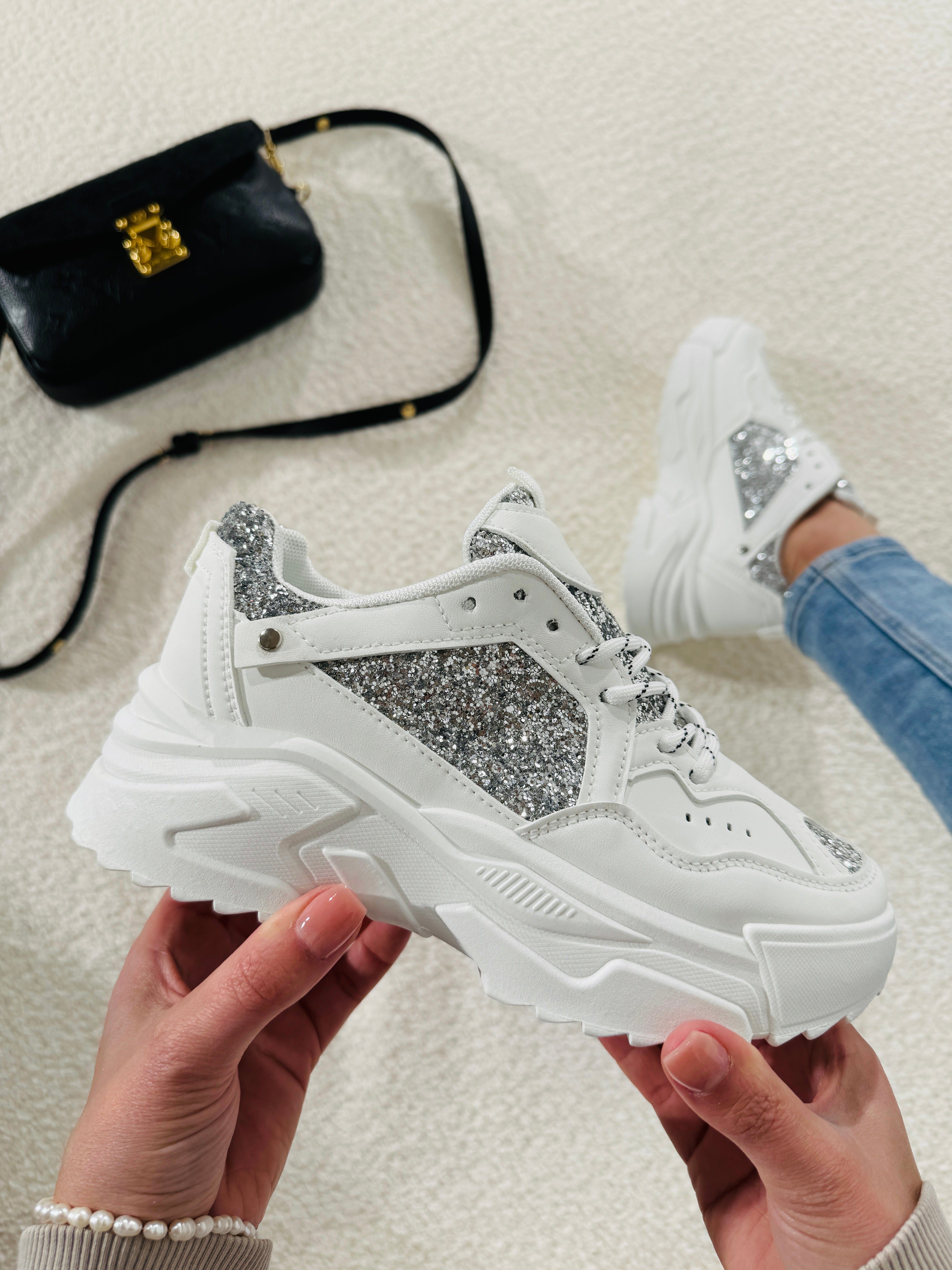 Zohra White Sneaker