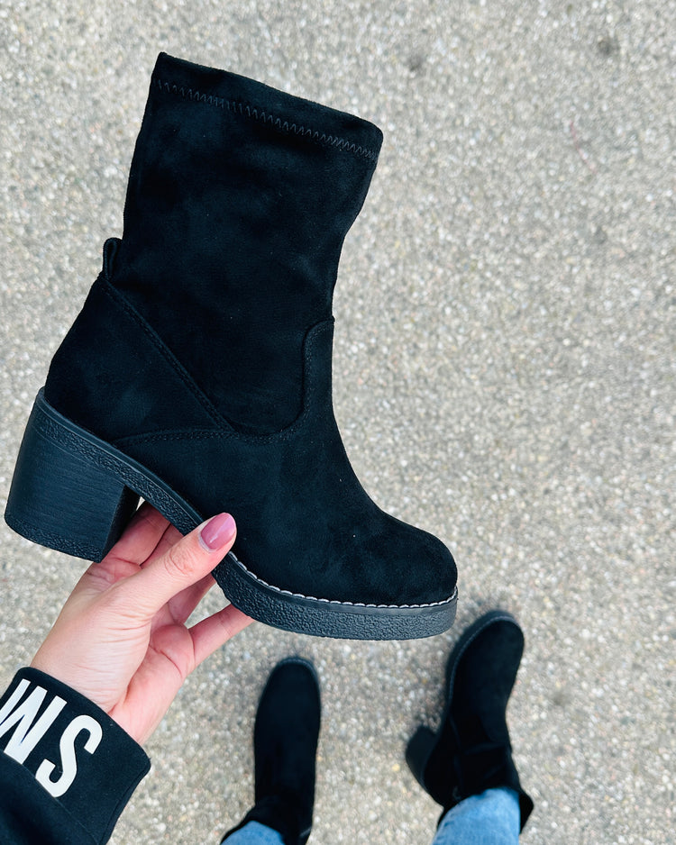 Black 27 Boots