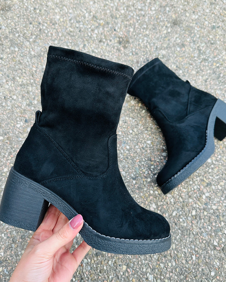 Black 27 Boots
