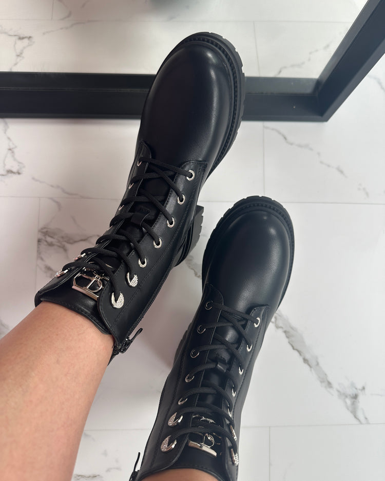 Sarina Black Boots