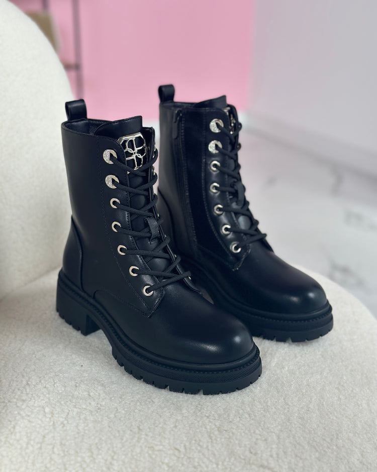 Sarina Black Boots