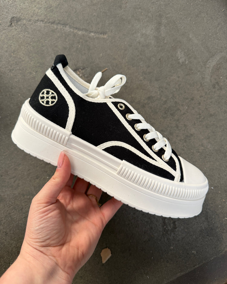 Karin Black Sneaker