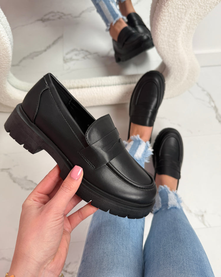 Sasyaa Black Moccasin