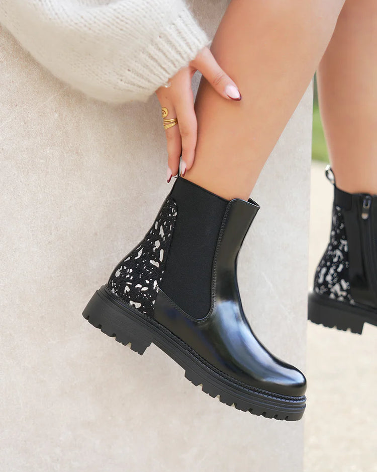 Loîs - Black Chelsea Boots – Dark Detail