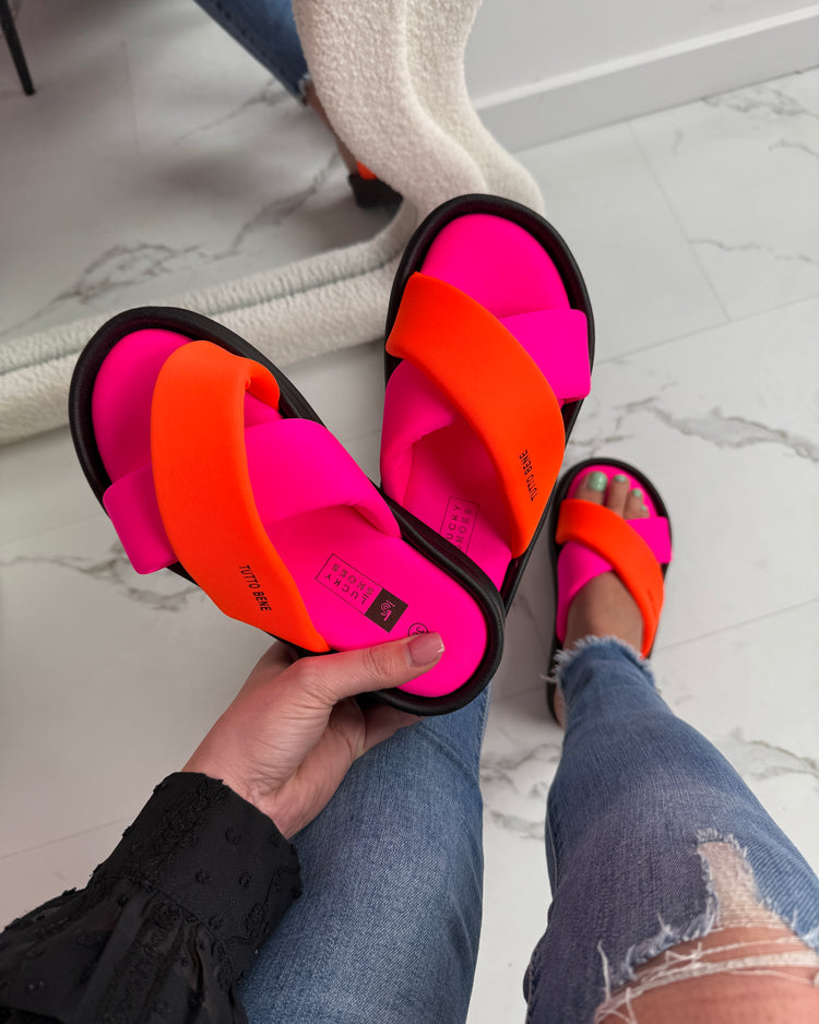 Tutto Fuchsia Slides
