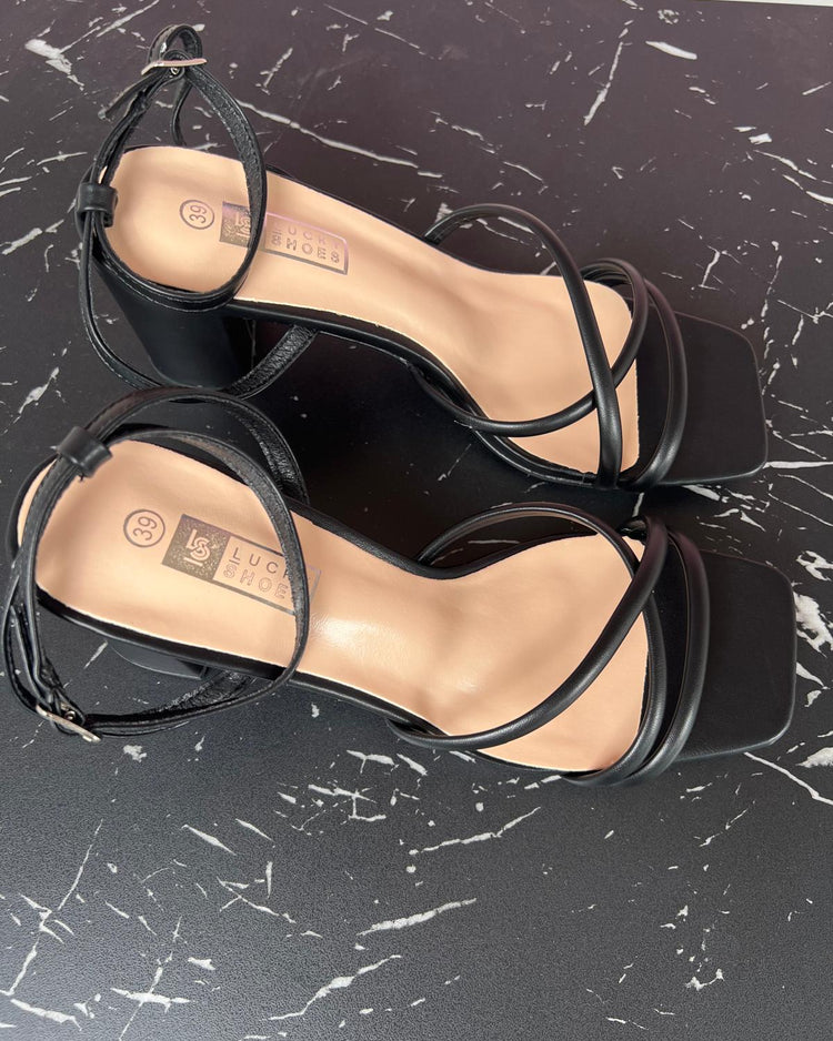 LS5415 Black Heels