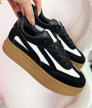 Rowy Black Sneaker
