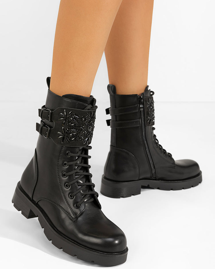 52110 Black Boots
