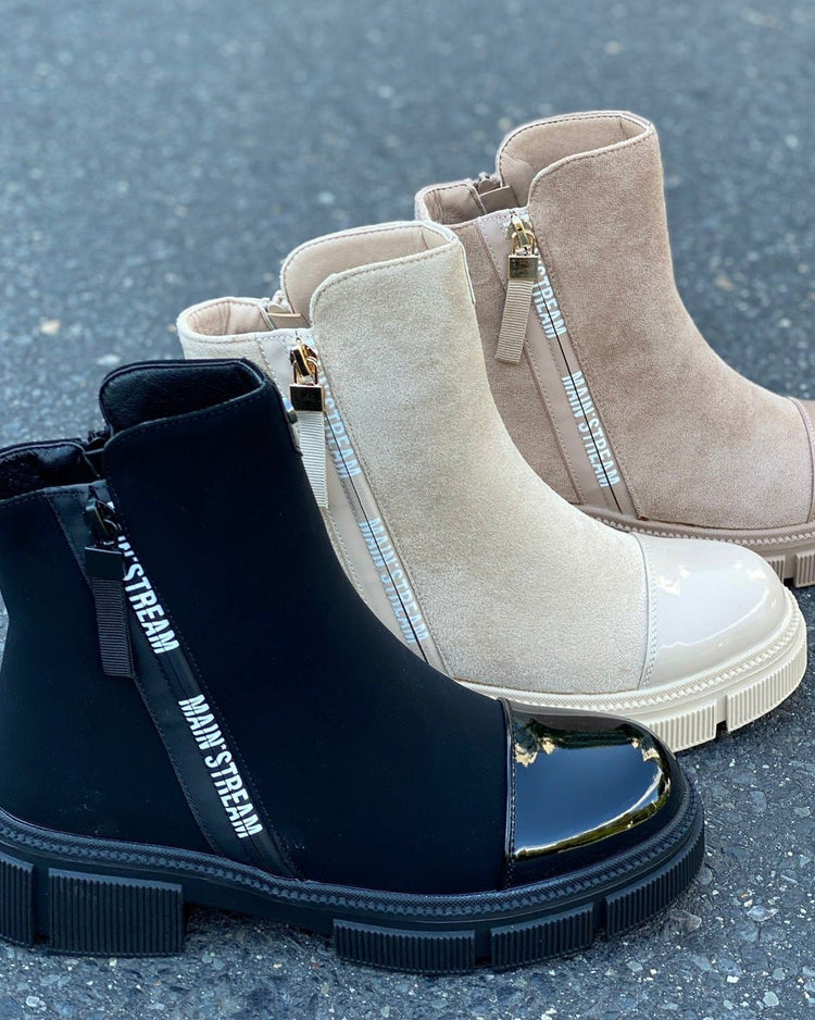 Main Black Boots