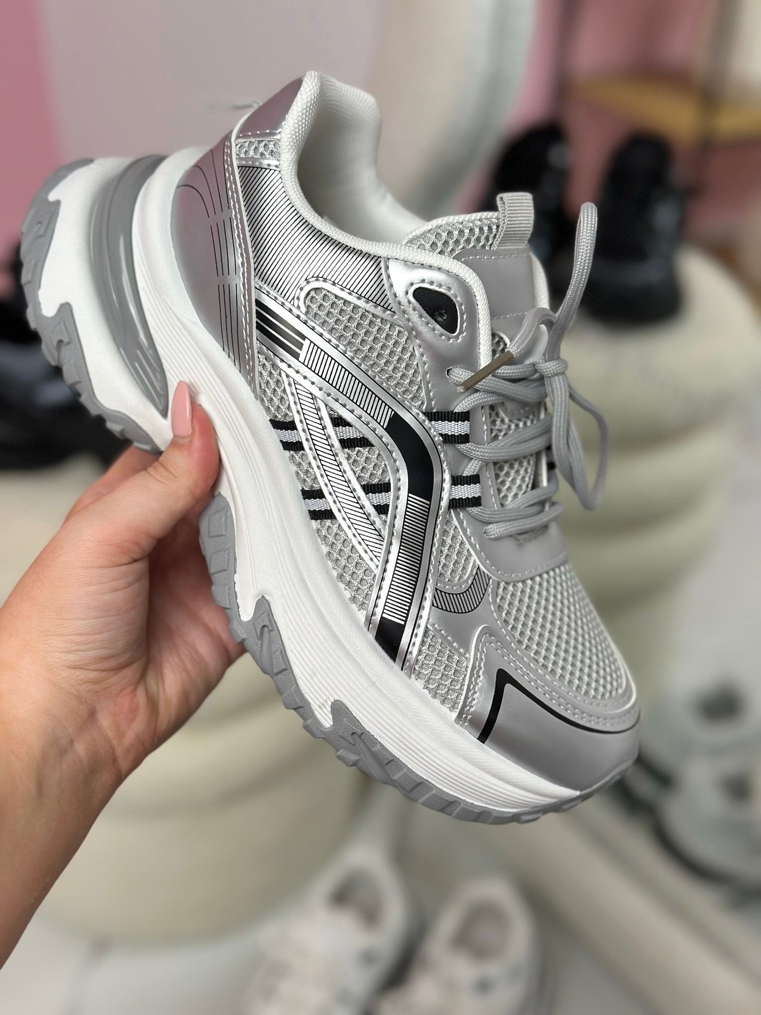 318 Silver Sneaker