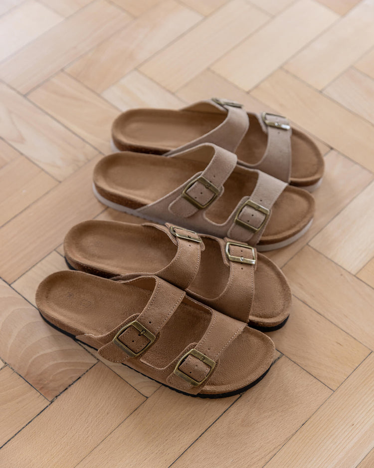 Bobbi Camel Slides