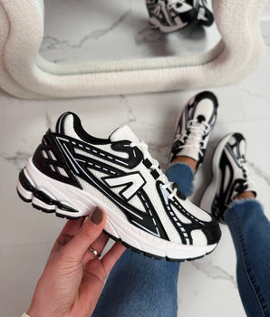 Nadine Black Sneaker
