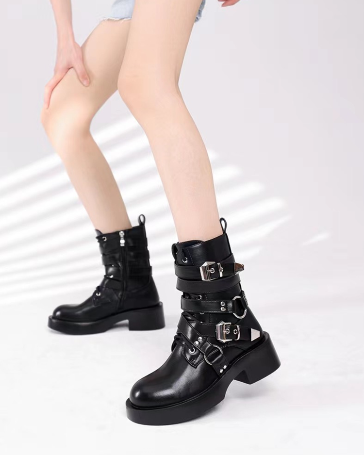52106 Black Boots
