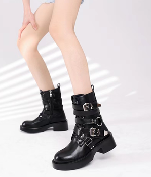 52106 Black Boots