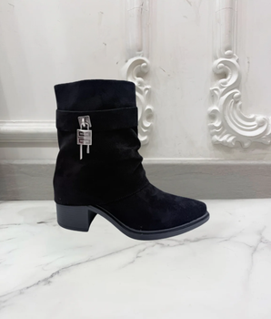 B3030 Black Boots