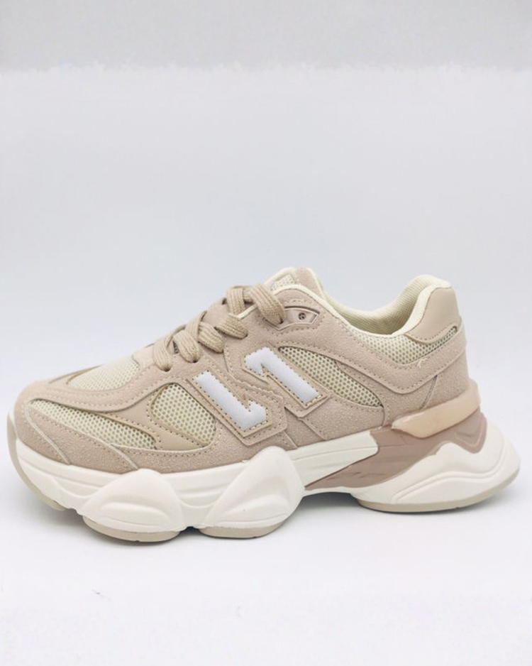 11 Beige Sneaker
