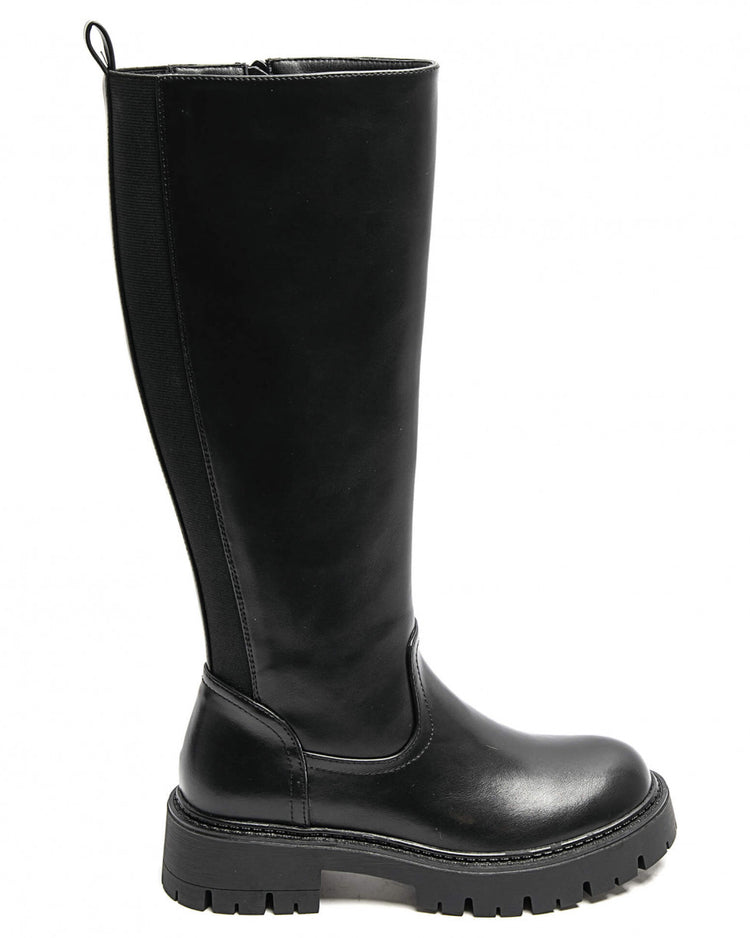5825 Black Boots