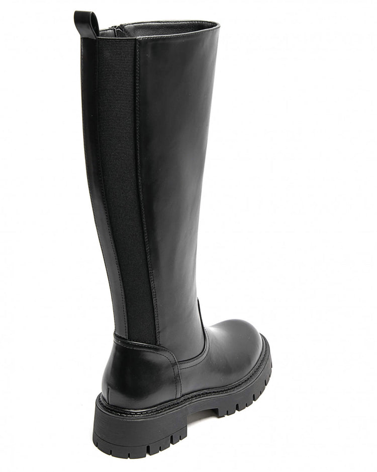 5825 Black Boots