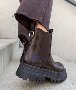 Yvanka Brown Boots