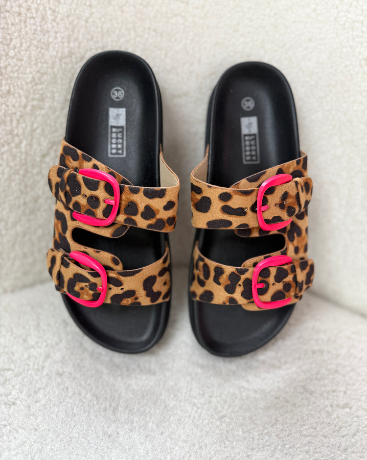 Rikki Fuchsia Slides