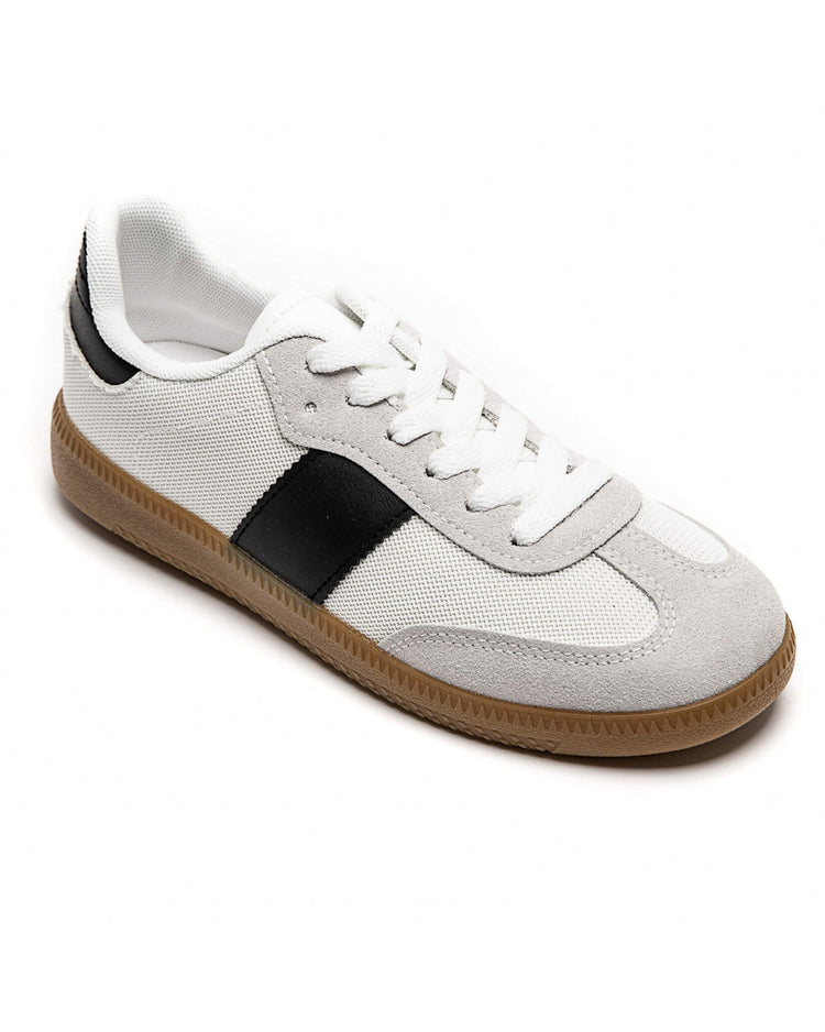 8965 White Sneaker