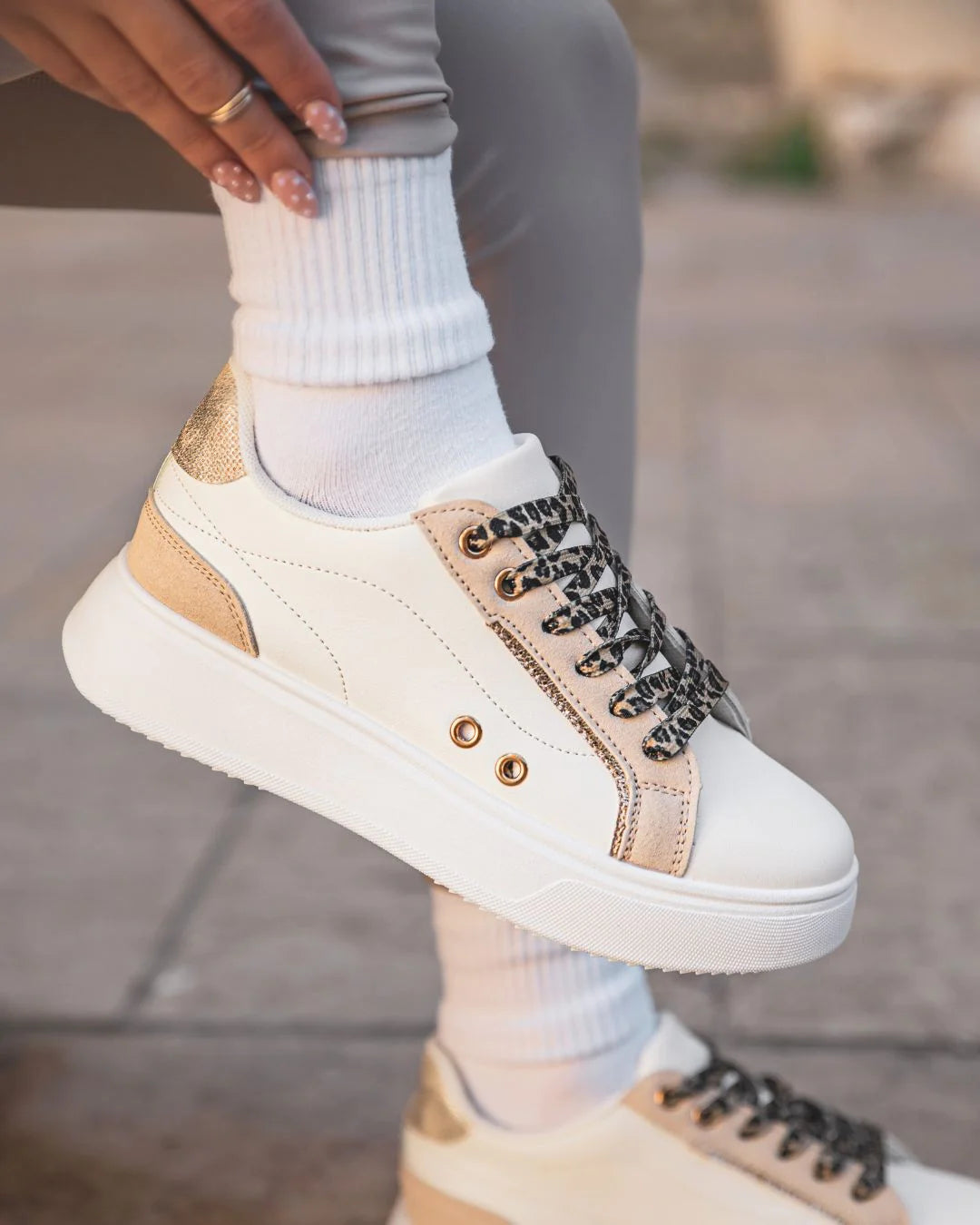 9001 White Sneaker