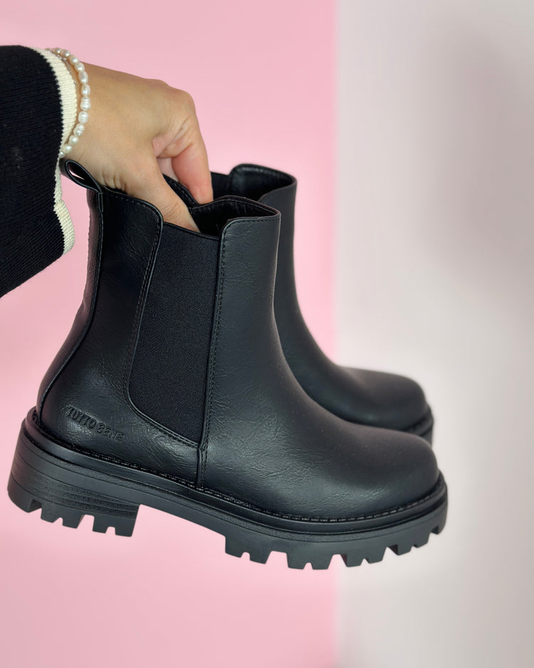 Benne Black Boots