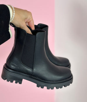 Benne Black Boots