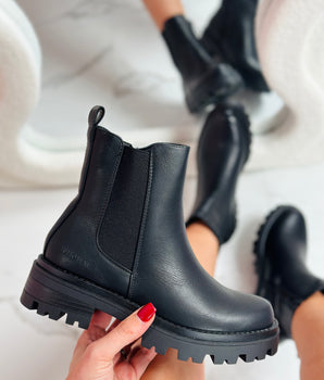Benne Black Boots