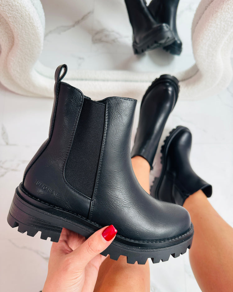 Benne Black Boots