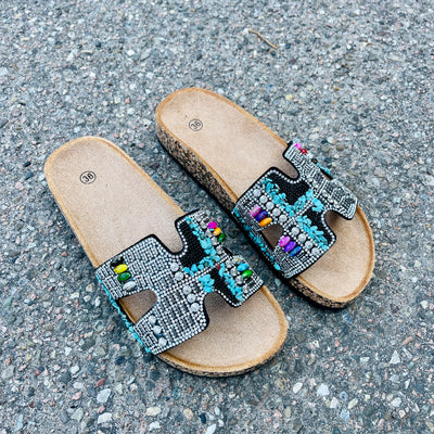 657 Black Slipper