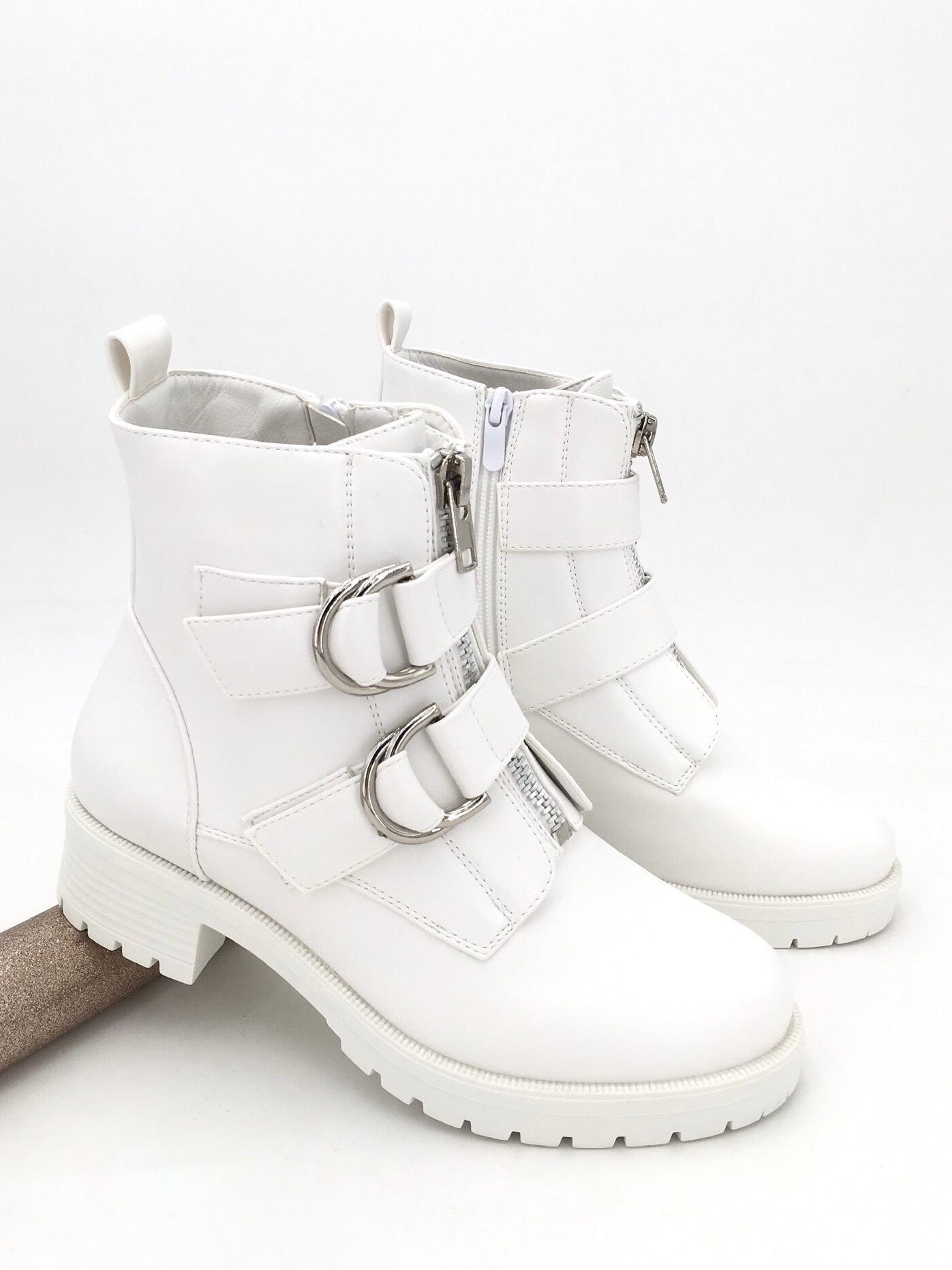 Arya White Boots