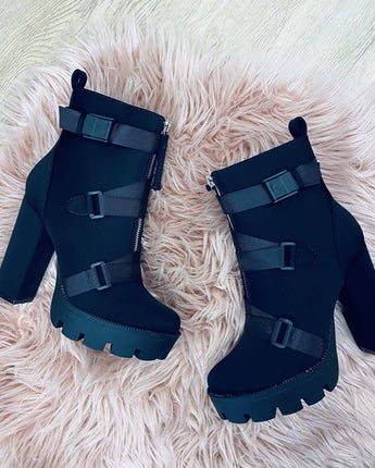 claudia Boots