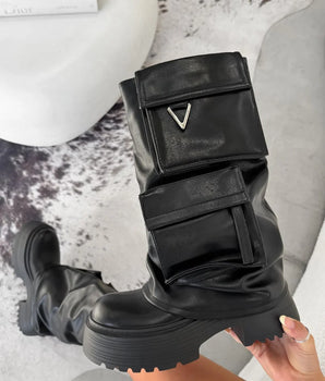 Pocket Black boots