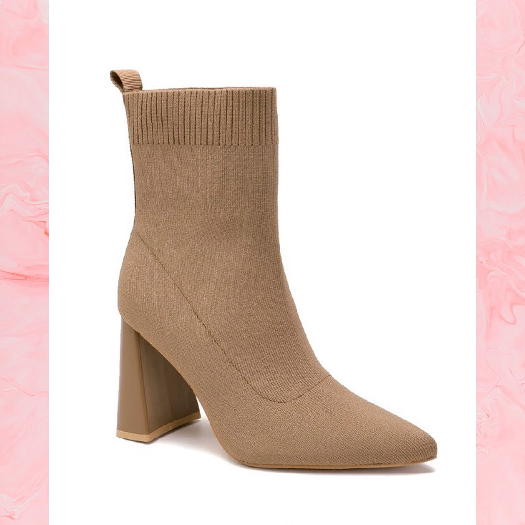 Cassy Camel Boots