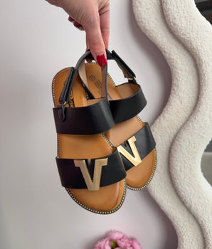 Viv Black Slides