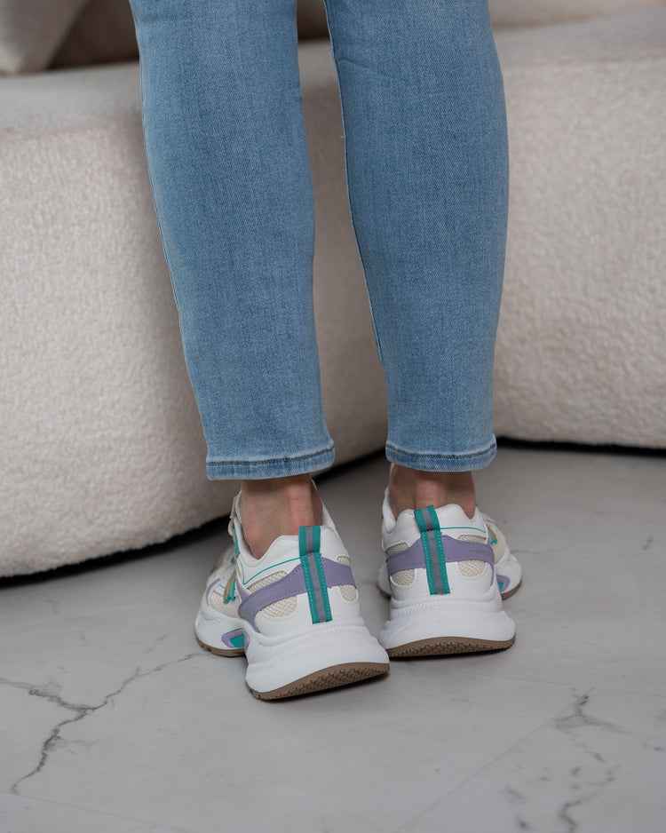 Nova Violet Sneaker