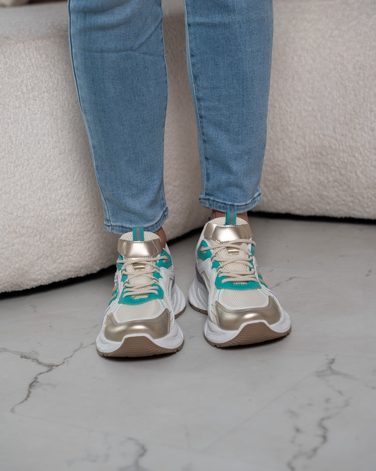 Nova Violet Sneaker