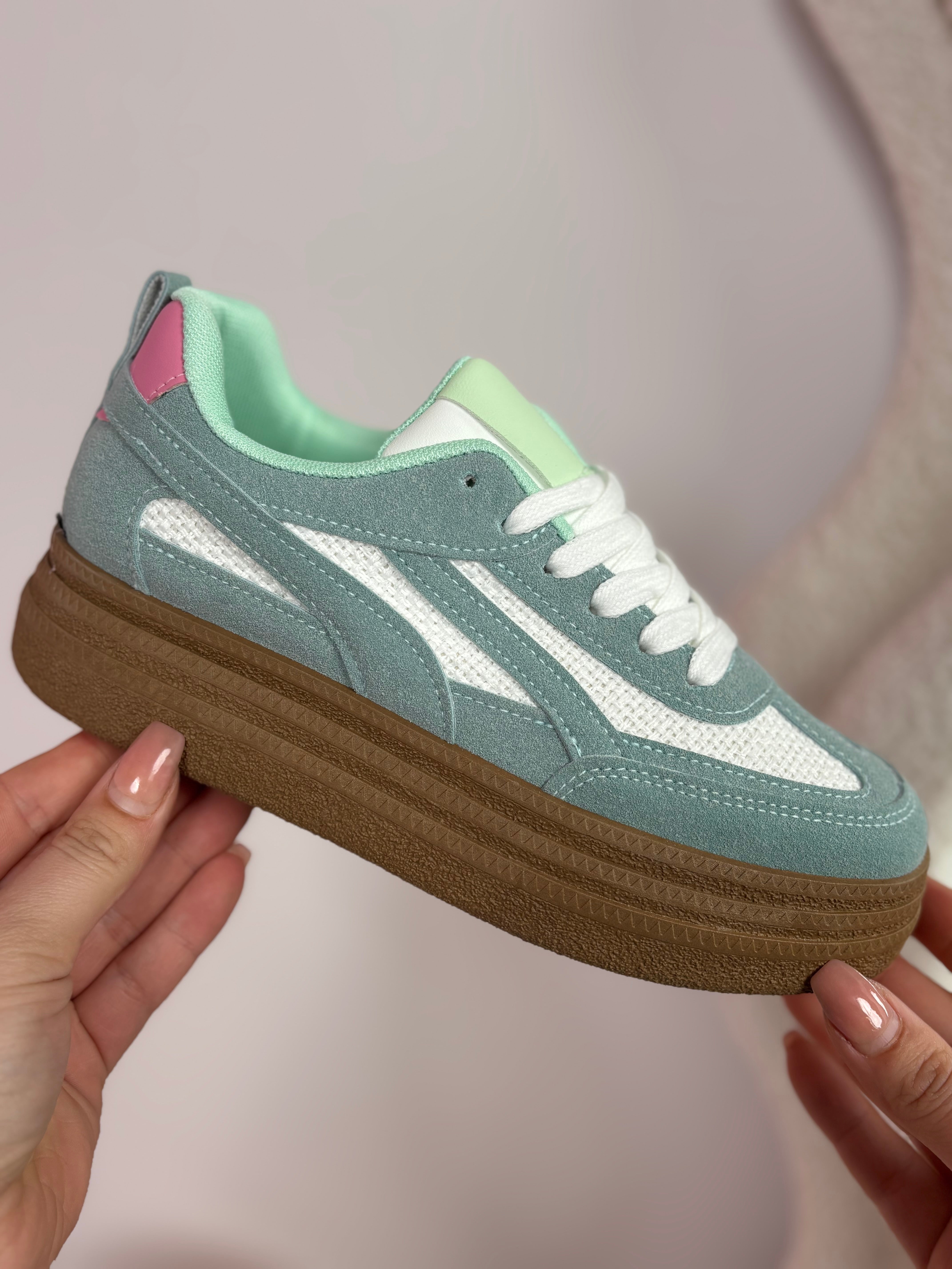 Rowy Blue Sneaker