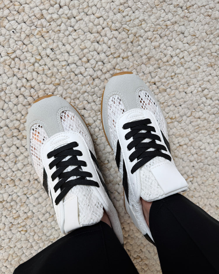 Fienna Black Sneaker