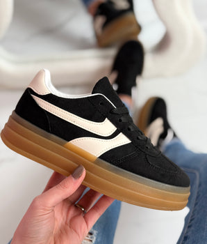 Razia Black Sneaker