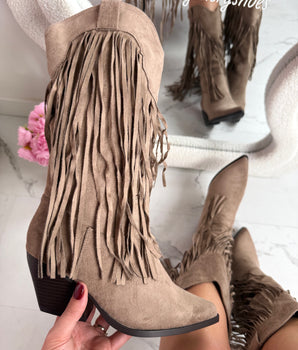 Hohe Taupe Stiefel mit Fringles