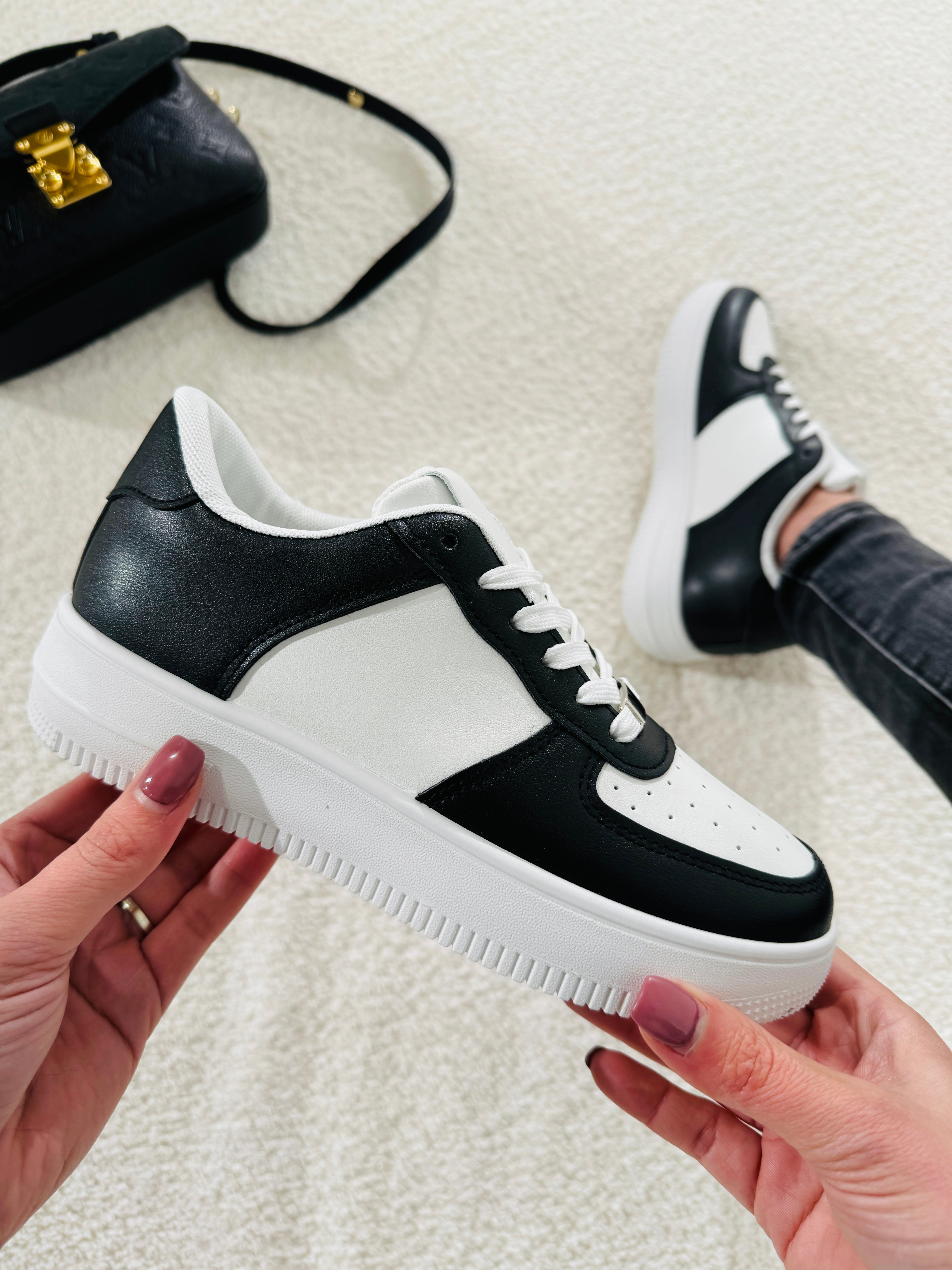 Platform White/Black Sneaker