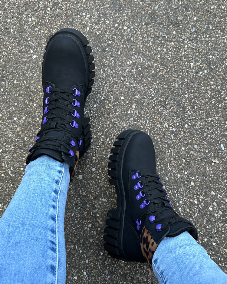 Mount Black Boots